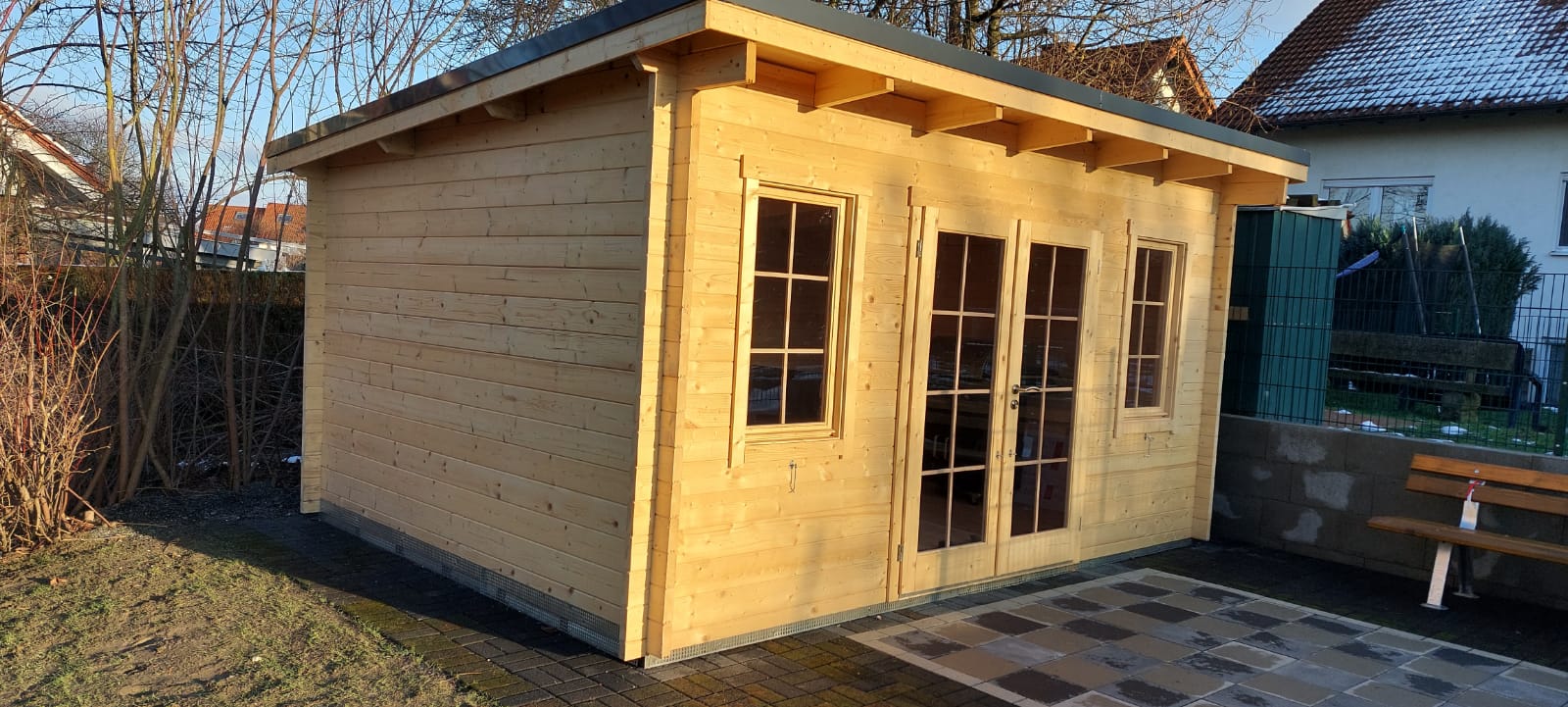 Gerätehaus auf dem Spielplatz Parsit